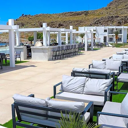 Kamari Hotel 4*