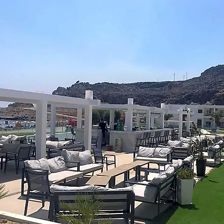 Hotel Kamari 4*